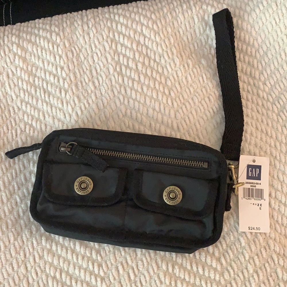 Gap Black Clutch Wristlet Wallet NWT
